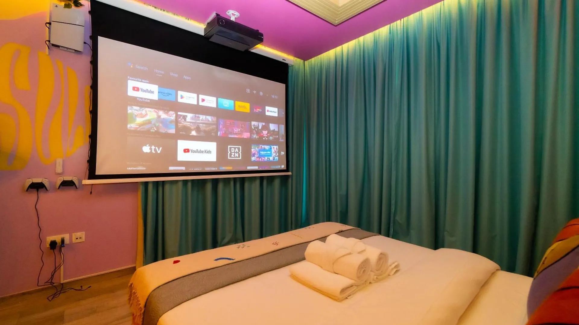 דירות דובאי Capsule Flora Business Bay View Burj Khalifa-Pool Table-Game Arcade-Projector-Playstation 5