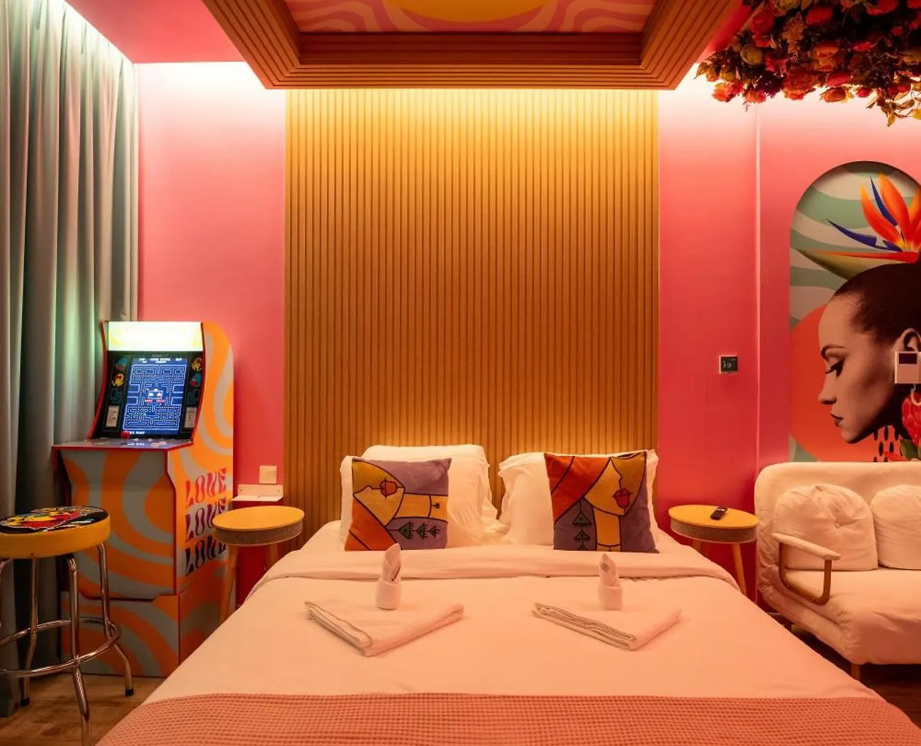 דירות דובאי Capsule Flora Business Bay View Burj Khalifa-Pool Table-Game Arcade-Projector-Playstation 5