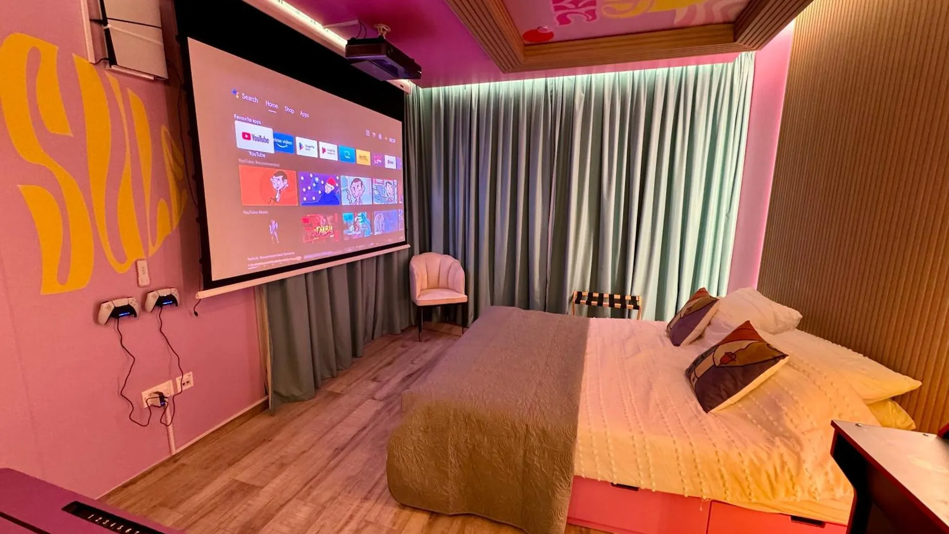 Capsule Flora Business Bay View Burj Khalifa-Pool Table-Game Arcade-Projector-Playstation 5 Lägenhet Dubai