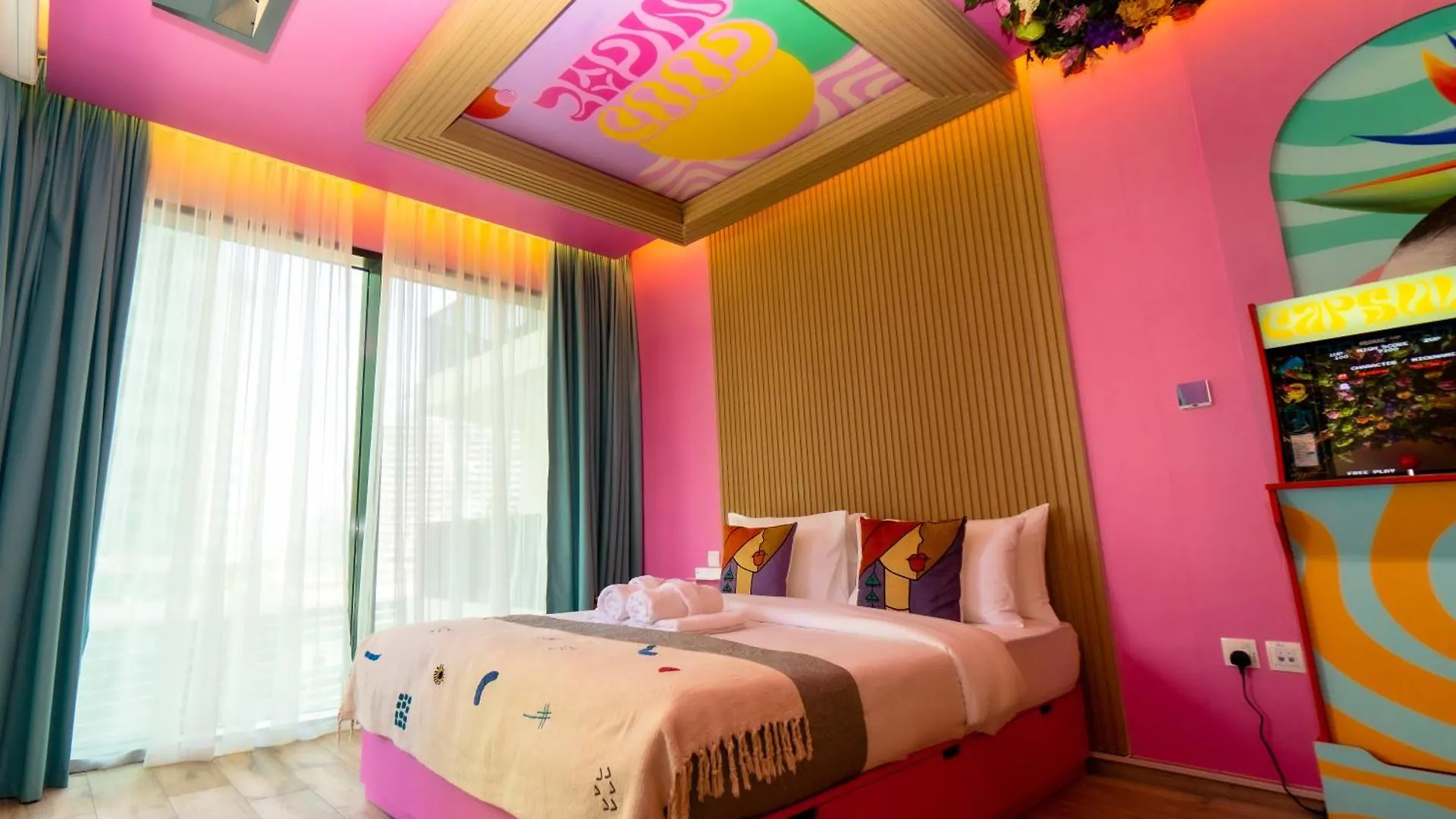 Capsule Flora Business Bay View Burj Khalifa-Pool Table-Game Arcade-Projector-Playstation 5 Apartment Dubai United Arab Emirates